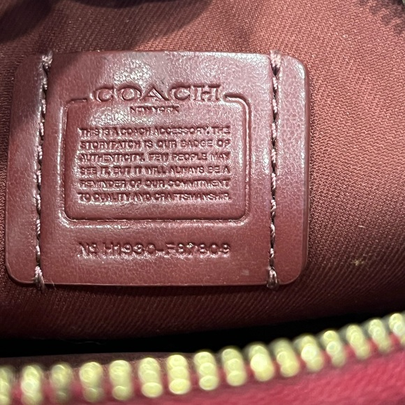 Coach Leo Zodiac Lion Round Coin Purse Burgundy Pebble Leather Chain Wallet Rare - Picture 11 of 15